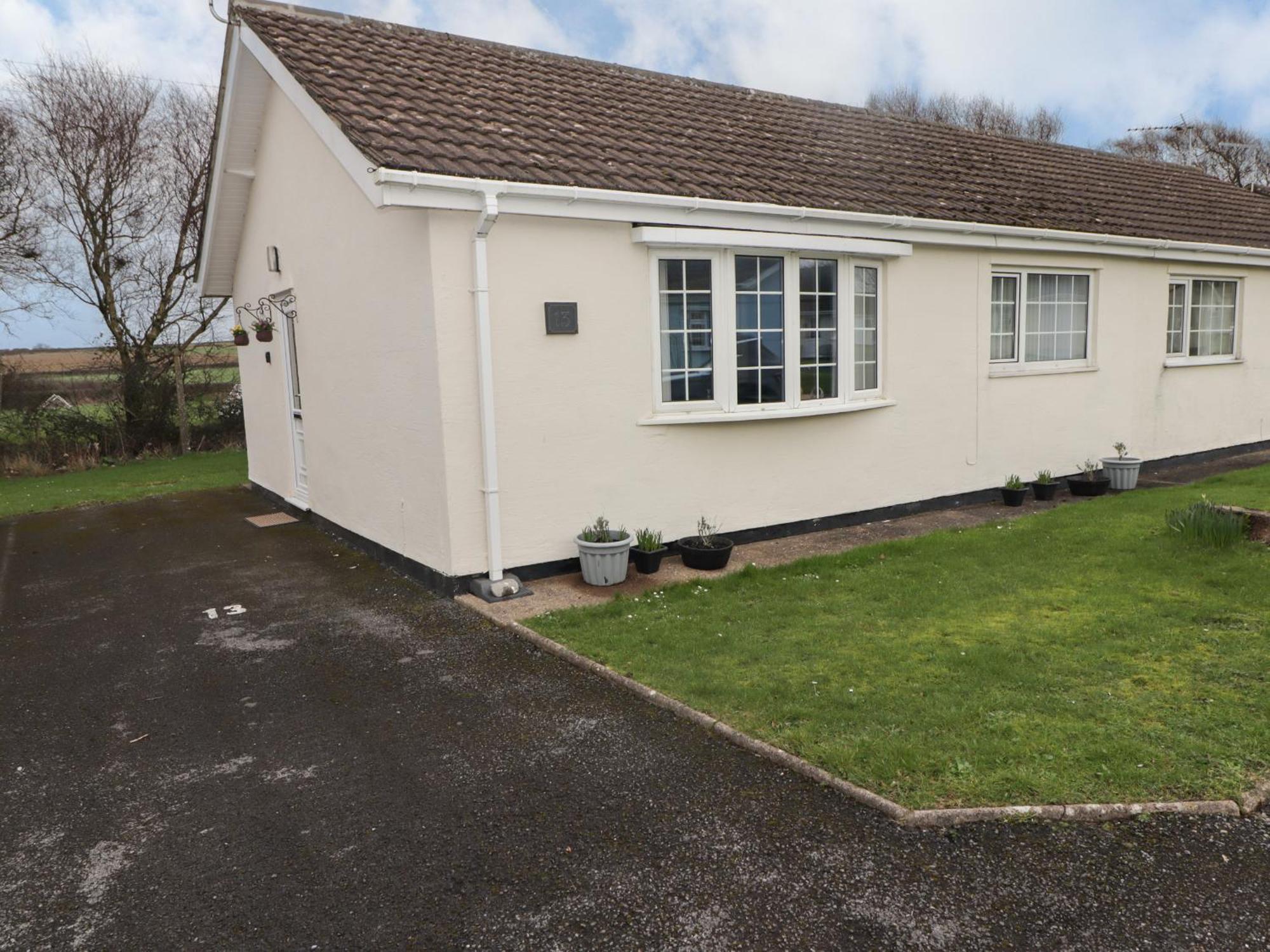 13 Gower Holiday Village Swansea Exterior photo