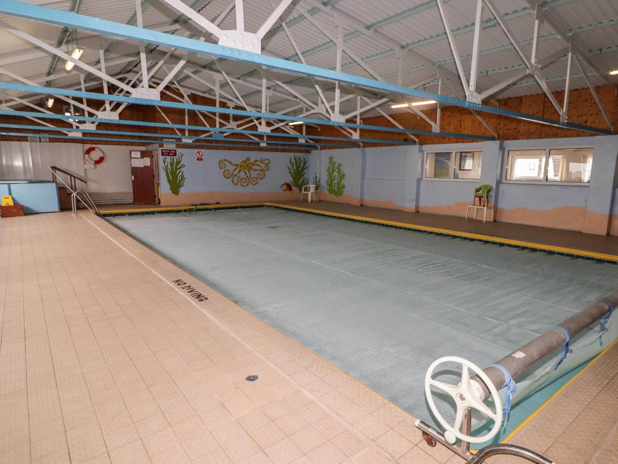 13 Gower Holiday Village Swansea Exterior photo